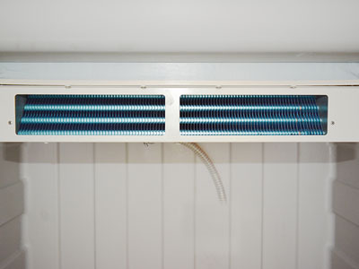 Вентиляционные отверстия внутри холодильника